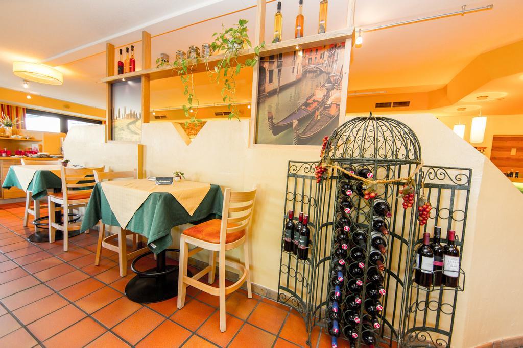 Pension La Mamma Ашах-ан-дер-Донау Экстерьер фото