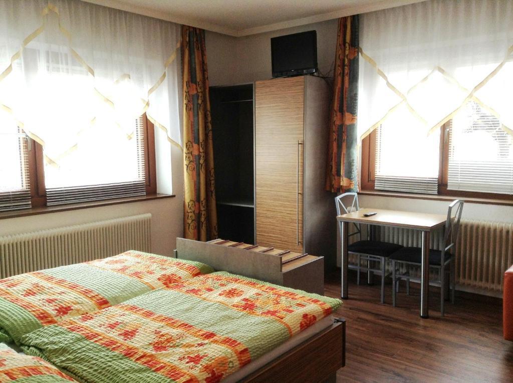 Pension La Mamma Ашах-ан-дер-Донау Экстерьер фото